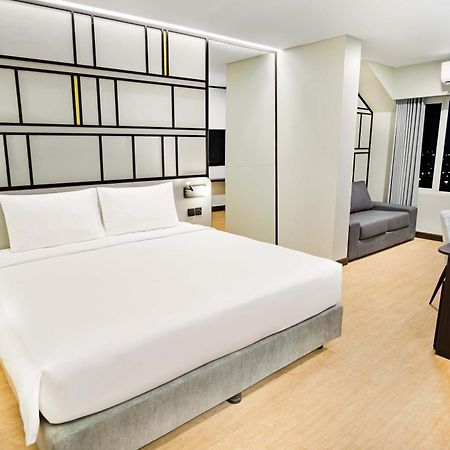 Yello Hotel Samarinda Exteriör bild